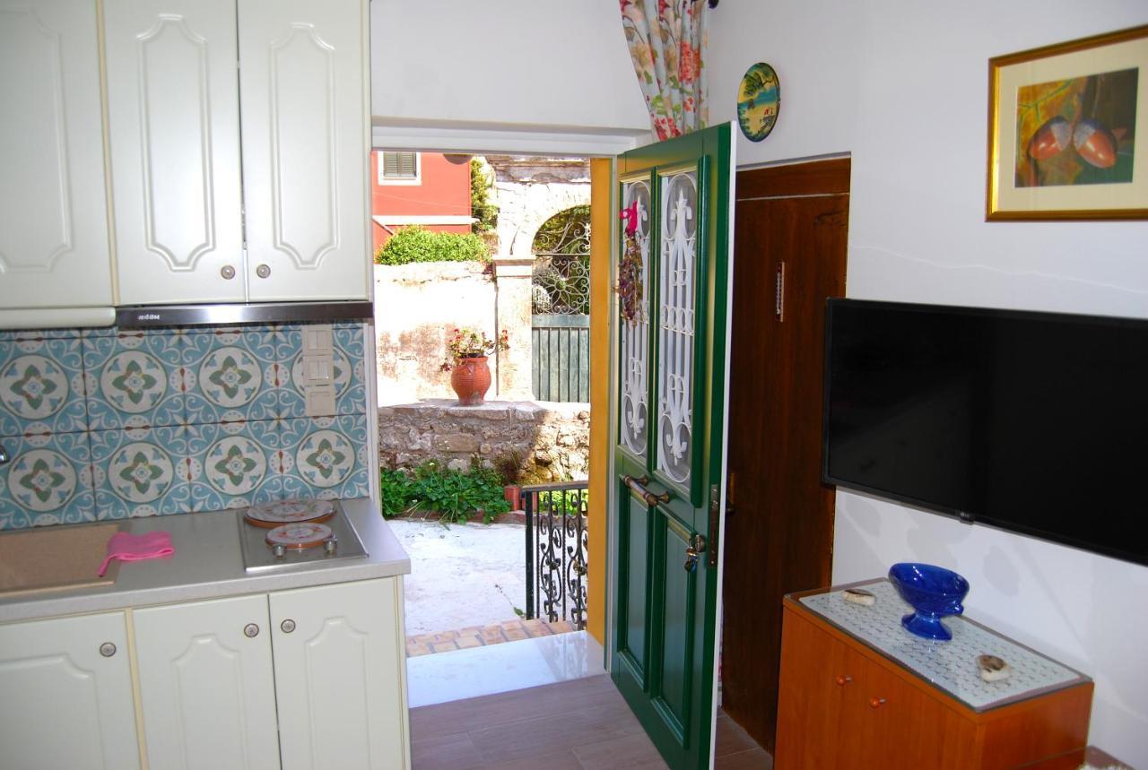 Yangos Traditional Home Kouramades ภายนอก รูปภาพ